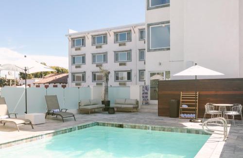 Newport Shores Hotel | Sonder Solarena