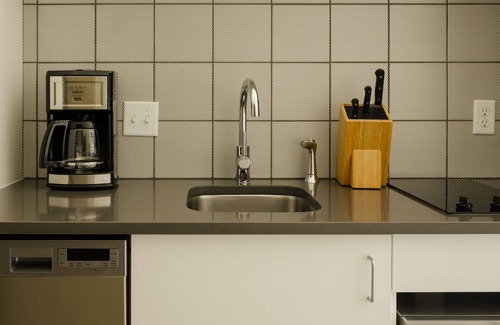 Highland Apartment | Sonder The Artesian | Studio Apartment