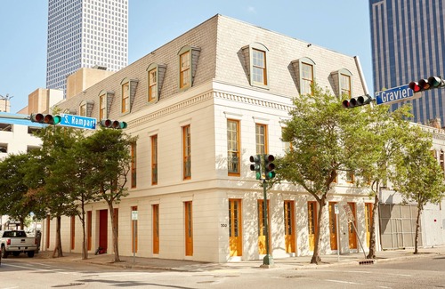 Central Business District Apartment | Sonder The Louie | Three-Bedroom Apartment