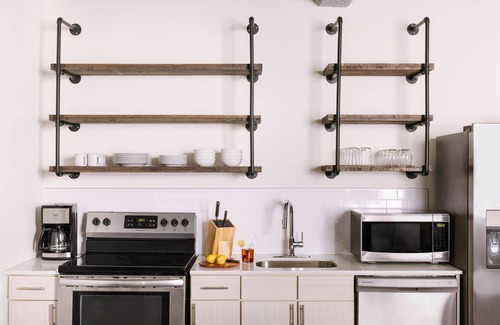 Downtown Nashville Apartment | Sonder The Score | Spacious King Studio Apartment
