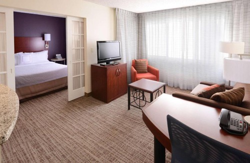 North Dallas Hotel | Sonesta ES Suites Dallas Central Expressway