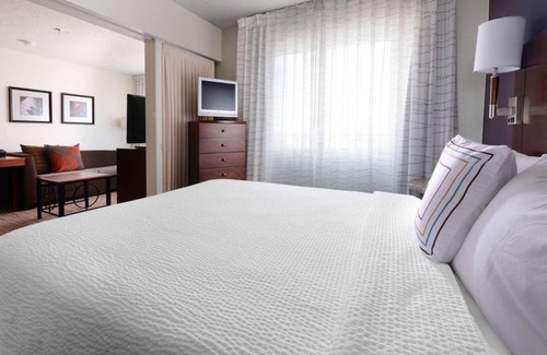 North Dallas Hotel | Sonesta ES Suites Dallas Central Expressway