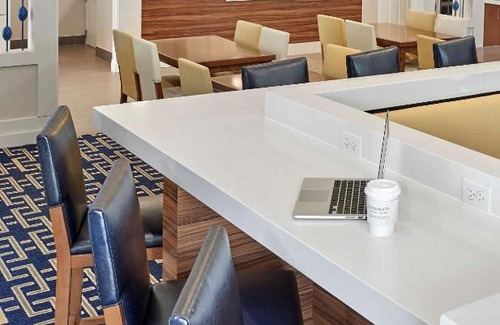 Houston Hotel | Sonesta ES Suites Houston - NASA Clear Lake