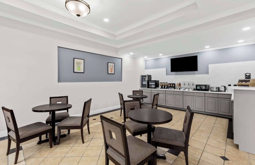 Beaumont Hotel | Sonesta Essential Beaumont