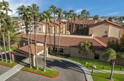 Downtown Village Hotel | Sonesta Select Huntington Beach Fountain Valley