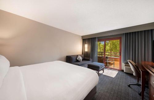 San Jose Hotel | Sonesta Select San Jose Airport