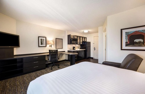 Central Oklahoma City Hotel | Sonesta Simply Suites Oklahoma City Airport
