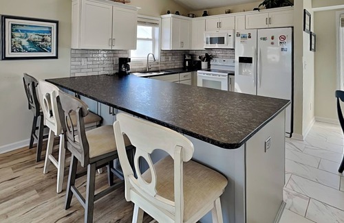Surf City House | Song of the Sea | Pet-Friendly, Spacious Home w/Easy Beach Access