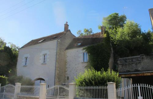 Civray-de-Touraine House | Songbird Sanctuary