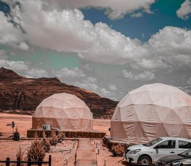 Wadi Rum Bed & Breakfast | sonia luxury camp