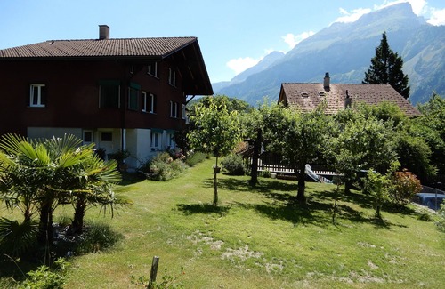 Brienz Apartment | Sonnenblick 4 - beautiful garden apartment near Lake Brienz