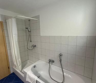 Eisingen Apartment | Sonnenlage - Ferienwohnung nahe Pforzheim-Karlsruhe - 7 Minuten zur A8