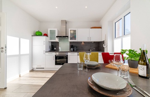 Greetsiel Apartment | Sonnenseite: Moderne Ferienwohnung für Ihren Perfekten Urlaub