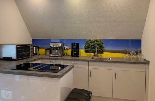 Vollerwiek Apartment | Sonnerwachen, Ferienwohnung in "De Feerjenhusen" am Haubarg von Vollerwiek