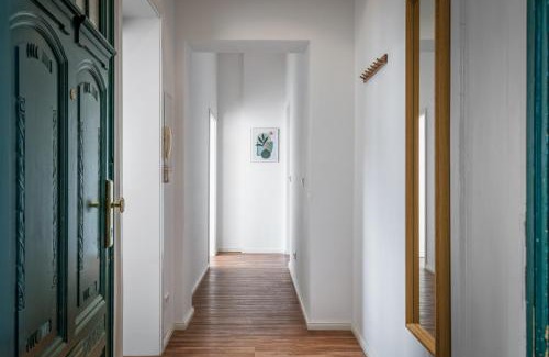 Pankow Apartment | Sonnig & Helle Wohnung Alexanderplatz in 15min zu erreichen, Herthastraße sehr schön und groß für Gruppen geeignet