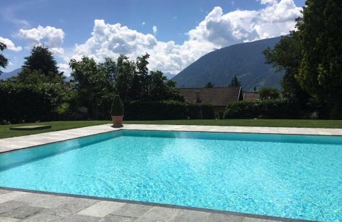 Merano Apartment | sonnige schicke Ferienwohnung Meran Pienzenau