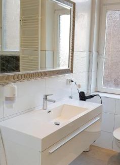 Mannheim City Centre House | sonniges Zimmer mit Balkon im Herzen Mannheims
