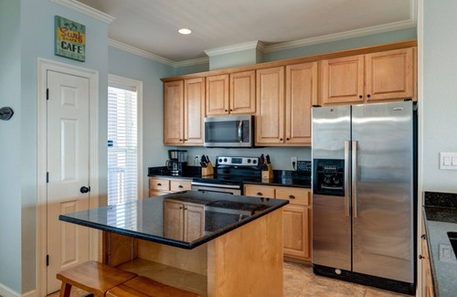 Dauphin Island House | Sonny Side~Beach Front~Pet Friendly~Pool
