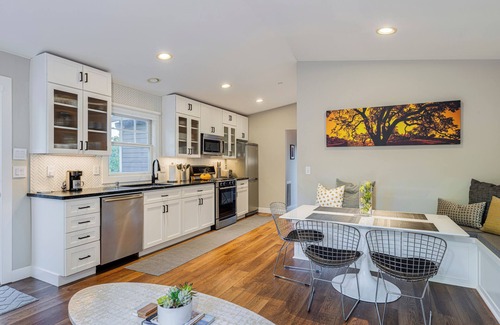 Fetters Hot Springs-Agua Caliente House | Sonoma Valley Bungalow Retreat with Pool