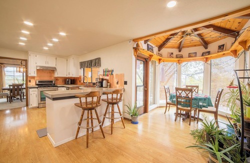 Phoenix Lake-Cedar Ridge House | Sonora Splendor – Stately 3 BDR on Secluded Lot!