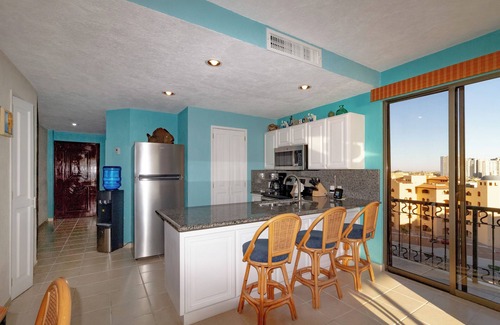 Puerto Penasco Condo | Sonoran Spa N701 - 1 BR Next to the Pool, High Speed Wi-Fi - Beachfront Upper Floor Luxury Condo