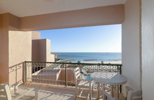 Puerto Penasco Condo | Sonoran Spa N701 - 1 BR Next to the Pool, High Speed Wi-Fi - Beachfront Upper Floor Luxury Condo
