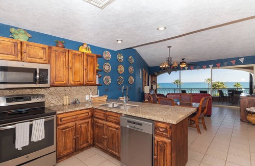Puerto Penasco Condo | Sonoran Spa W409 - 2 BR Next to the Pool, High Speed Wi-Fi - Beachfront Upper Floor Luxury Condo