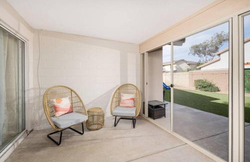 Arrowhead Ranch House | Sonoran Sunspot, Quiet Neighborhood, Sunroom