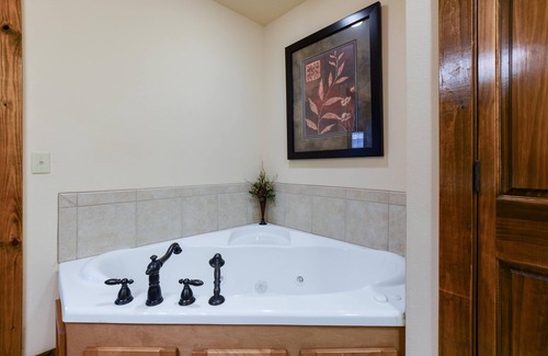 Reeds Spring House | Sooner Settle Lodge