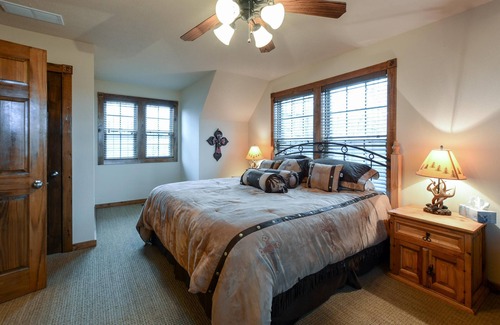 Reeds Spring House | Sooner Settle Lodge
