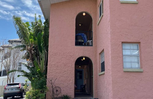 Sunset Beach Condo | Soothing 2-bedroom condo with AC in Treasure Island