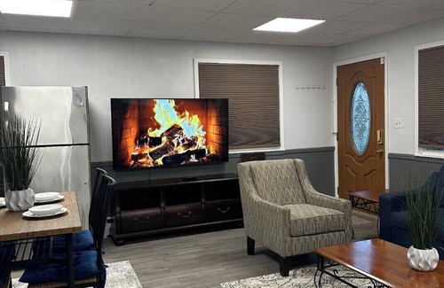 Medford Apartment | Soothing 3-bedroom apartment with AC in Farmingville
