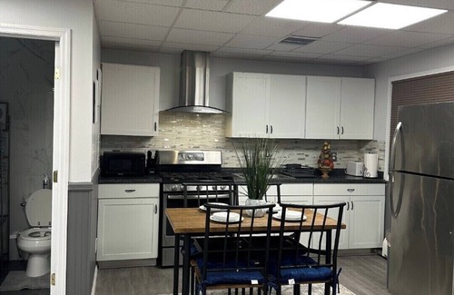 Medford Apartment | Soothing 3-bedroom apartment with AC in Farmingville