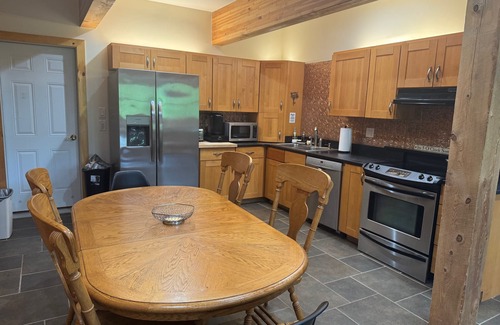 Carrabassett Valley Apartment | Soothing 3-bedroom apartment in Carrabassett Valley ten minutes to Sugarloaf