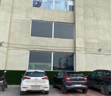 Zirakpur Apartment | SoothSpace Private, Peaceful, Hygienic & Modern