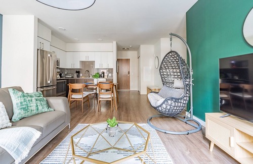 West Bellevue Apartment | Sophari's Apartments in Bellevue