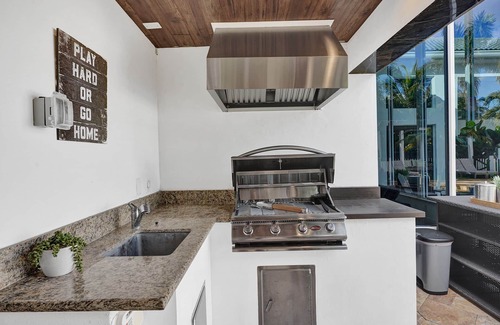 Plantation House | Sophia's Luxury Compound Resort w/Heated Pool~