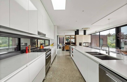 Yallingup House | Sophies Vineyard Sprawling Scenery with Pool