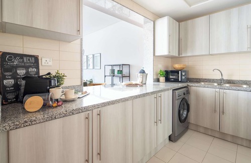 Jumeirah Lake Towers Apartment | Sophisticated 1BR Apartment in JLT - Sleeps 3!