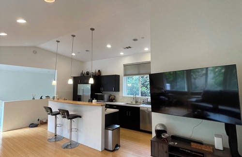 Alta Mesa Condo | Sophisticated 2-bedroom condo in gorgeous Santa Barbara