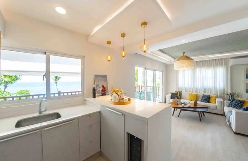 Villas Del Mar Apartment | Sophisticated 3-bedroom Apartment on the Beach