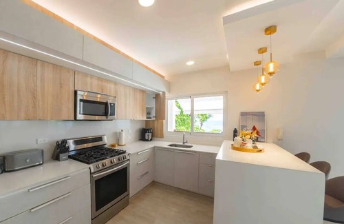 Villas Del Mar Apartment | Sophisticated 3-bedroom Apartment on the Beach