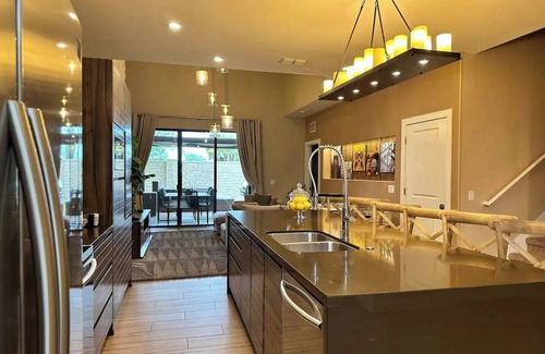 Florida Central Atlantic Coast House | Sophisticated 4 En Suites w/Private Hot Tub