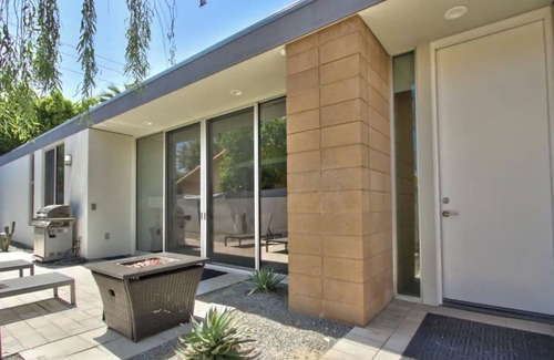 Palm Desert Condo | Sophisticated and contemporary condo off El Paseo
