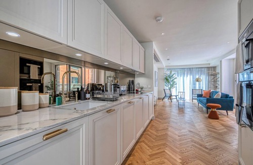 Westminster Apartment | Sophisticated and modern apartment near Westminster Abbey