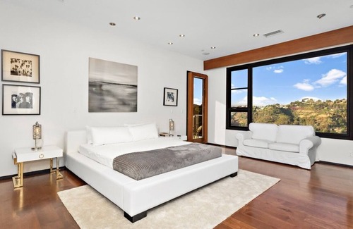 The Flats Villa | Sophisticated Bel Air Modern Villa