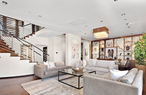 The Flats Villa | Sophisticated Bel Air Modern Villa