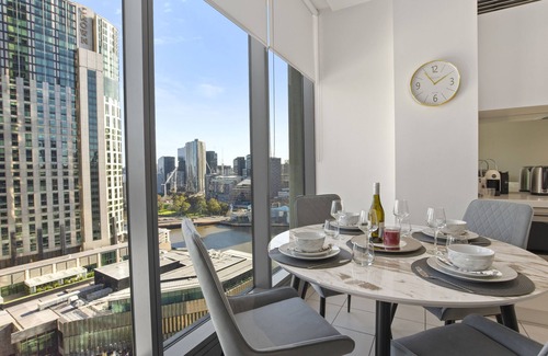 Southbank Apartment | ✔Sophisticated Designer Condo W River & City Views
