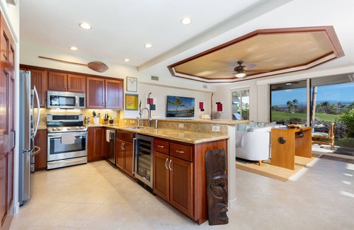Kamuela Condo | Sophisticated freshly remodeled two story Golf Villa w/Private Beach Club