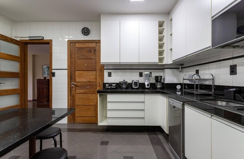 Zona Sul Apartment | Sophisticated ideal for families in Botafogo | PB202B